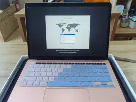 Di jual macbook air 2020 13inch