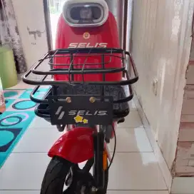 Sepeda listrik merk selis