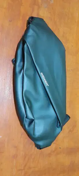 Aksesoris pria Tas selempang