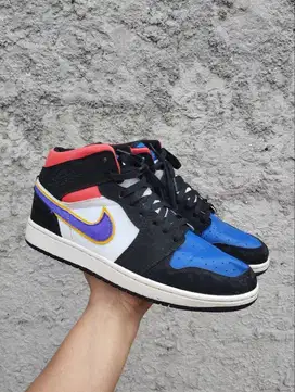 SEPATU NIKE AIR JORDAN MID LAKERS SECOND