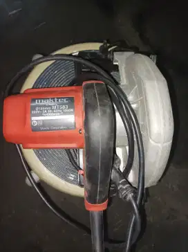 Mesin potong Maktec MT 583