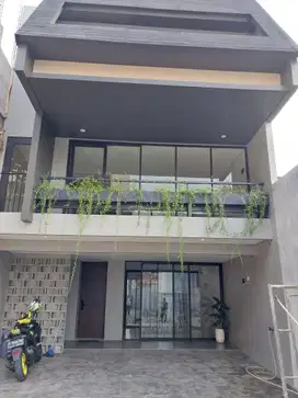 Rumah Baru Dijual Model Town House Menawan di Kemang Selatan