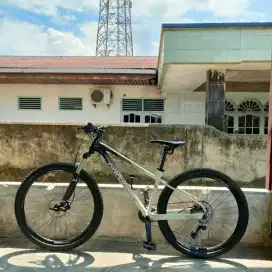 Sepeda Polygon Xtrada 6 Kondisi Super