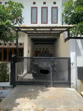 rumah lama tapi masih siap huni di area bintaro yg strategis