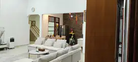 DIJUAL Rumah Cantik dan Asri 11/2 LT