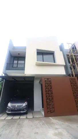 Rumah 2Lt Di Komsen Jatiasih Dkt Akses Pintu Tol