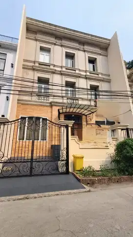 Rumah Mewah Pluit Murni 4Lt 13x25 5+3KT Semi Furnish Jakarta Utara