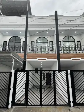 Sisa 1 unit Rumah Baru 3Lantai Tanjung Duren Row jalan 2 mobil