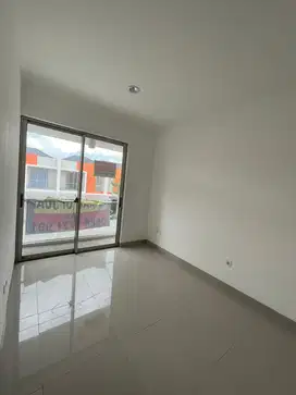 Disewakan Rumah Tahap 1 PIK2 Uk 6x10 Kosongan Siap Huni Hanya 55Jt/Thn