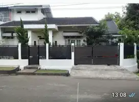Di Jual Rumah Hoek Rapih dan Nyaman 2 Lantai di Bintaro sektor 2