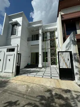 Rumah Klasik Di Jalan Kaliurang Km 6 Plemburan