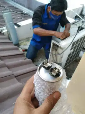 Jasa pemasangan AC / pindahan AC ke rumah