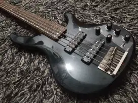 Yamaha TRBX605 TRBX 605 BASS AKTIF 5 STRING