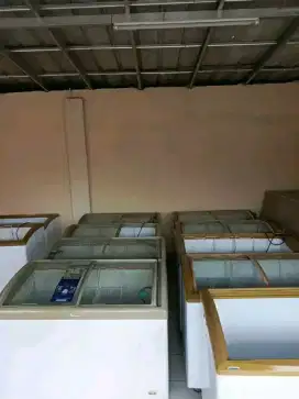 Freezer sleding kaca