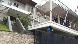 Rumah mewah siap huni full furnished,area adem & sejuk SetraDuta