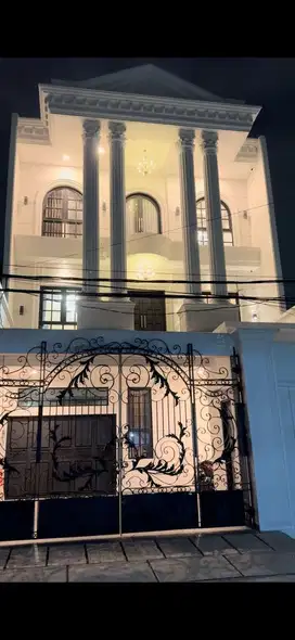 Dijual Rumah mewah Furnish 3Lt di Sukapura,Jak Utara