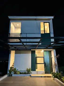 RUMAH 2 LANTAI HARGA 390 JTAAN