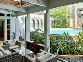 Rumah Menteng 2 Lantai, LT 753 m2, Gol.C, Lingkungan Elit, Murah