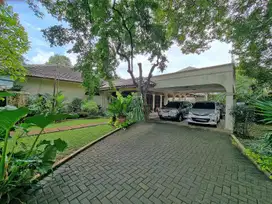 Dijual Cepat Rumah Luas Di Jalan Benda Kemang Jakarta Selatan SSI399