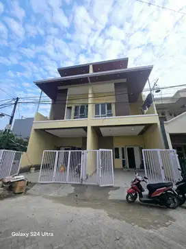 Dijual Rumah Bagus Nyaman di Harapan Indah, Kota Bekasi
