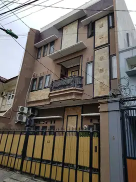 Rumah Bagus Siap Huni 4 Lantai Strategis Di Zona Komersil Rawamangun