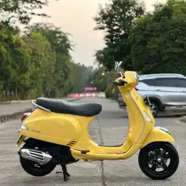 Vespa LX 125 IGET TΗ 2017 warna Kuning VERY GOOD CONDITION