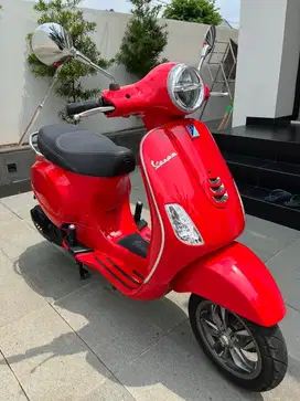 LIKE NEW LOW KM PIAGIO VESPA LX 125 IGET 2023 MERAH FACELIFT