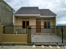 Rumah siap huni/indent free desain di kawasan paling asri.