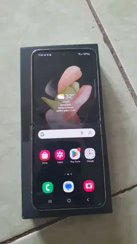 Samsung z flip 4 gold