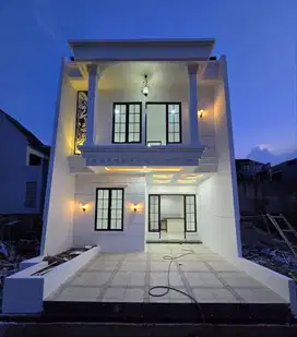 Rumah Asyik Desain Klasik Dekat Tol Kukusan dan Universitas Indonesia