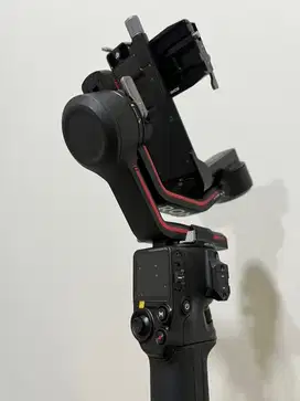 DJI RS 3 Basic Combo Axis handheld Stabilizer