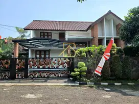 Rumah/ Villa Cakep SIAP HUNI di Sentul City
