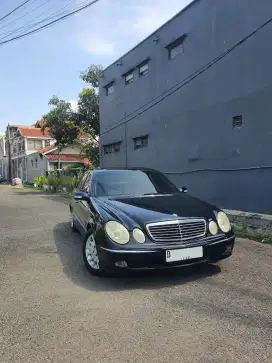 Mercedes-Benz E260 Elegance AT W211 Tahun 2004