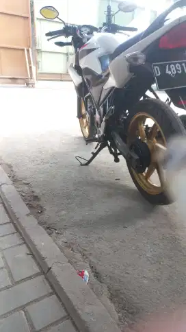Cb150r tahun 2015