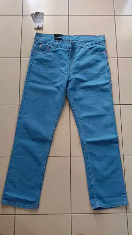 Celana panjang jeans pria