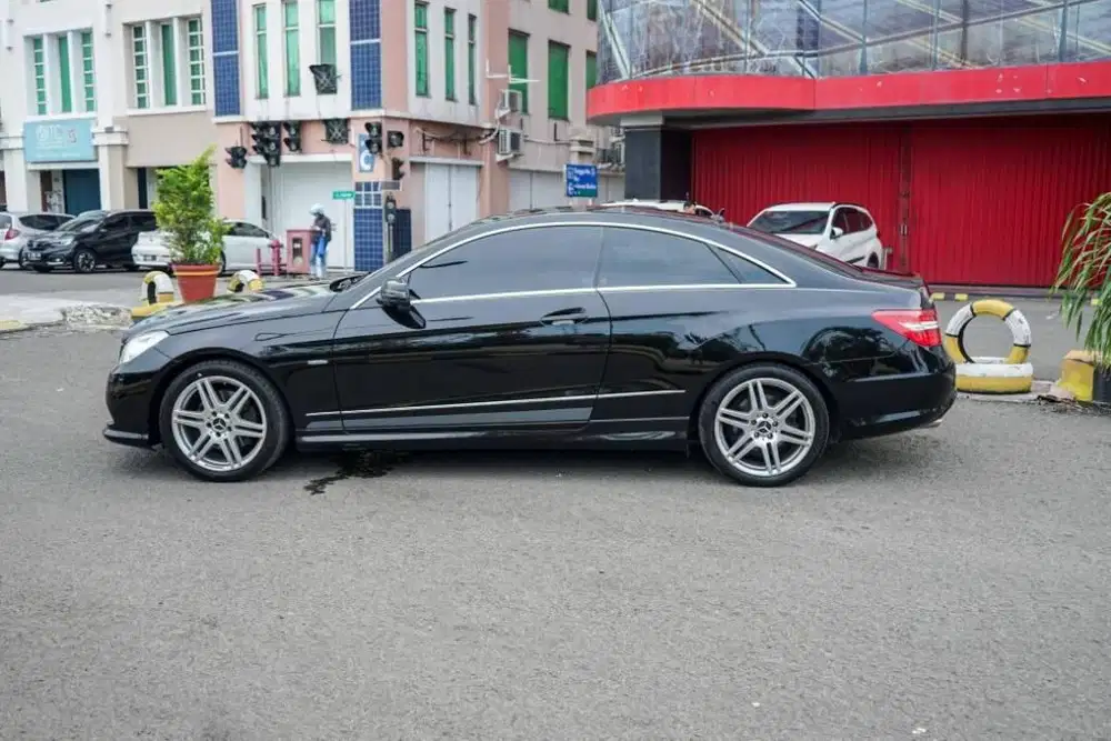 MERCEDES-BENZ E250 2011