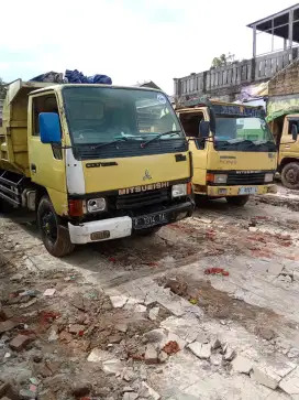 Jasa buang puing dan sampah proyek
