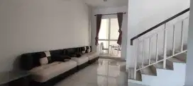 Dijual Rumah semi furnished dan sudah renoved siap huni