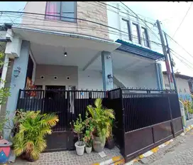 Rumah second minimalis 2 lantai murah di perum BABATAN INDAH WIYUNG