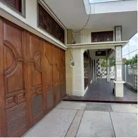 Rumah Luas 300m 2Lantai Lokasi Arjosari Teluk Etna