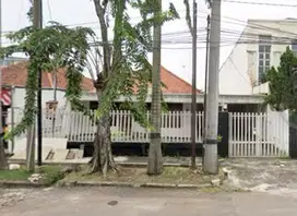 Rumah Dan Tanah Daerah Komersial Jl. R.A Kartini Pusat Kota Surabaya
