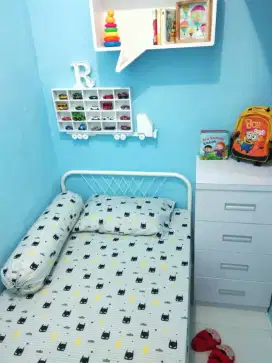 Dijual cepat tempat tidur besi uk. 100x200 merk informa