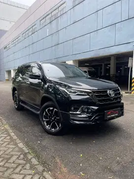 [km 11 ribuan]Toyota Fortuner 2.4 VRZ GR At Diesel 2021