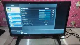 Tv led 22in merk panasonic analog normal