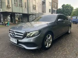 Mercedes benz E250 avantgard 2017 Tangan pertama LOW KM 100% ORI