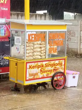 [DICARI KARYAWAN] JAGA LAPAK KERIPIK SINGKONG