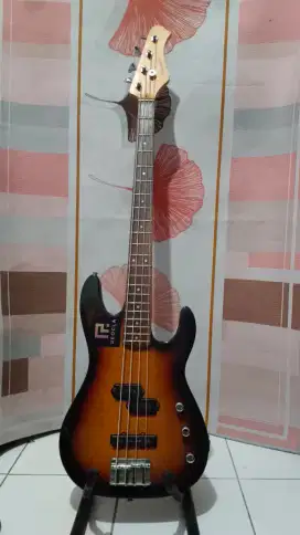 Bass Scorpion Precision jazz sunburst