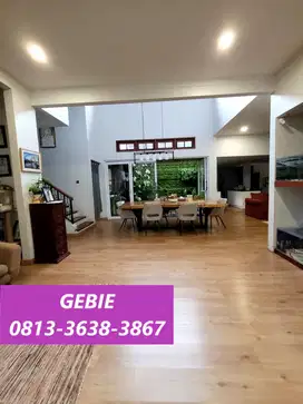 Rumah Cozy Semi Furnished 2 lantai di Senayan Bintaro Jaya GB-16023