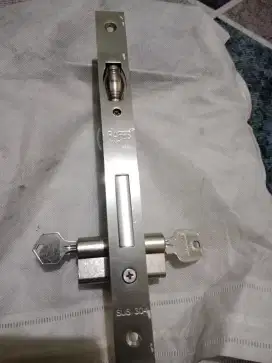 Kunci pintu sleding komplit kunci ad 2 set