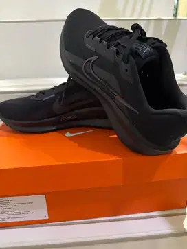 Sepatu nike running baru